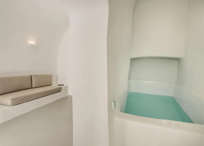 Sun Rocks Boutique Hotel 3* Фиростефани