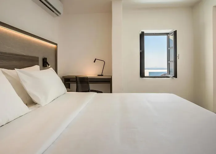 Sun Rocks Boutique Hotel Отель 3*