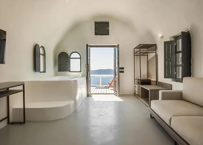 Sun Rocks Boutique Hotel Фиростефани