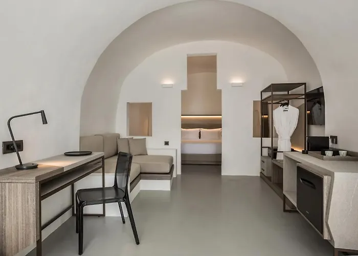 Отель Sun Rocks Boutique Hotel Фиростефани