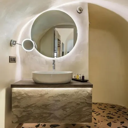 Sun Rocks Boutique Hotel 3*