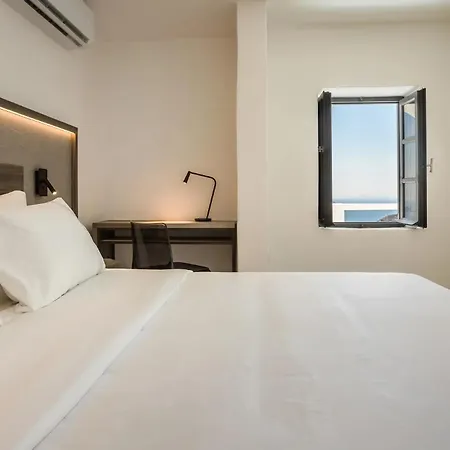 Sun Rocks Luxury Hotel 3*