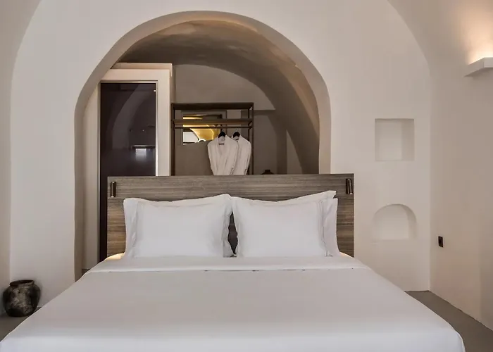 Sun Rocks Boutique Hotel 3* Firostefani